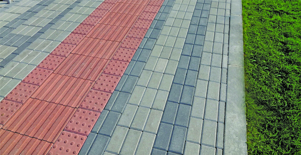 Pavaj Curte Tactil Linea 6CM: o soluție convențională pentru semnalistica pentru persoanele din categorii sensibile. Pavelele Tactil Linea deservesc zonele de trafic, trasee sigure pentru deplasare, ușor identificabile.
