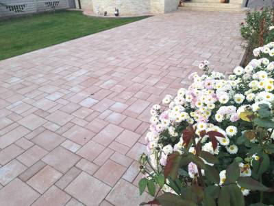 Amenajare exterioara curte cu pavaj City Trio Latte