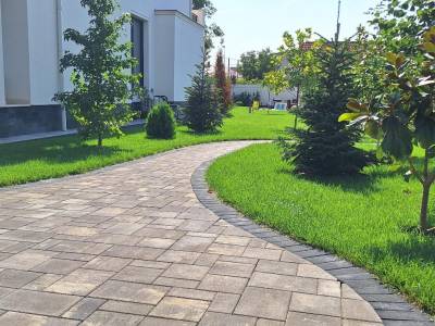 Amenajare exterioara curte cu pavaj City Trio Grafit