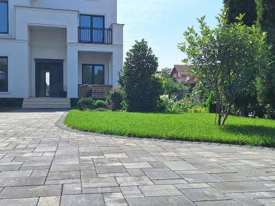 Amenajare exterioara curte cu pavaj City Trio Grafit